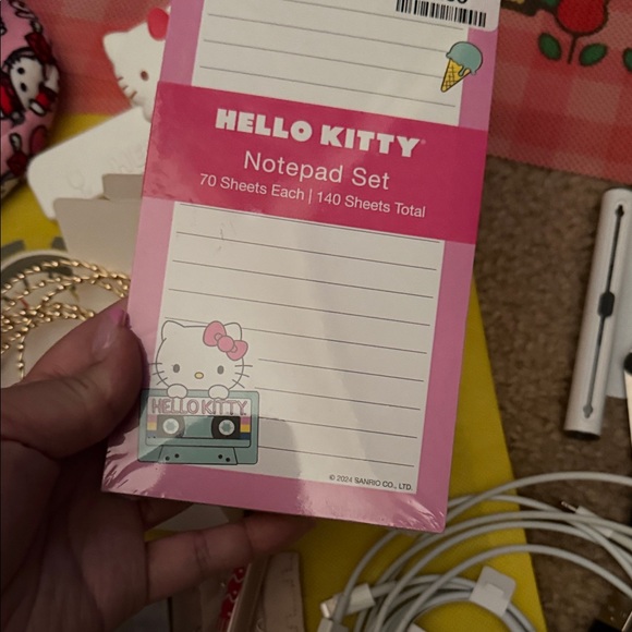 Hello Kitty Accessories - Picture 7 of 8